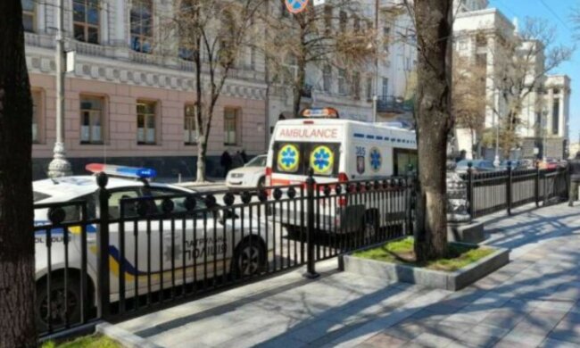 ЧП в Верховной Раде: под зданием скорая и полиция, кадры с места
