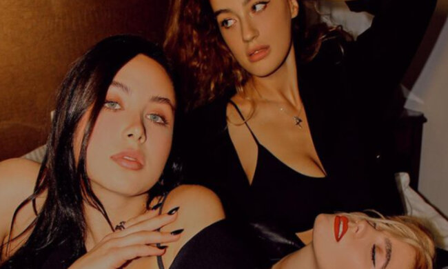 Блондинка-красотка из новой ВИА Гры в микрошортах показала, чем сразила Меладзе: "Кто такие булочки испёк?"