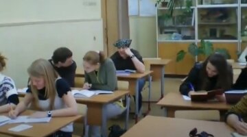 Преподавательница "отправляла" студентов на фронт из-за просьбы вести лекции на украинском: "Совесть есть?"