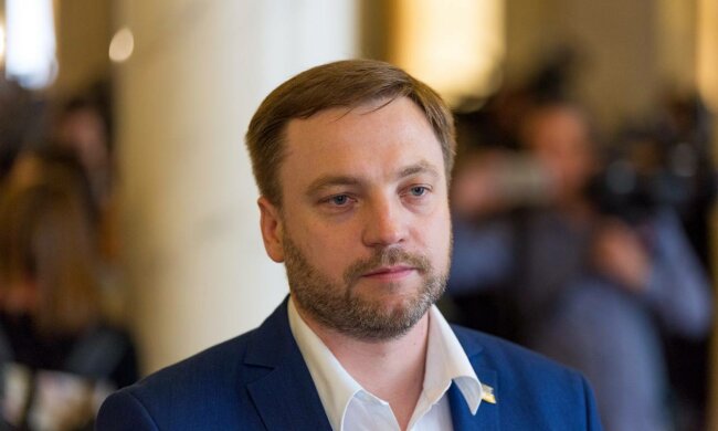 Денис Монастырский