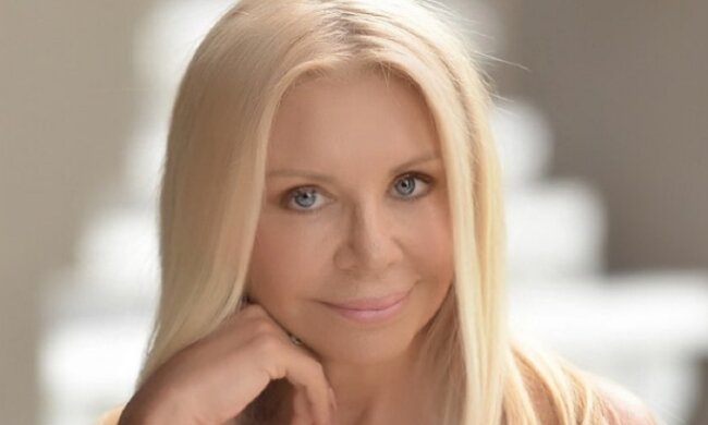 63-річна мама Дана Балана блиснула стрункими ніжками у короткій дівочій сукні: "Ніщо не сяє яскравіше"