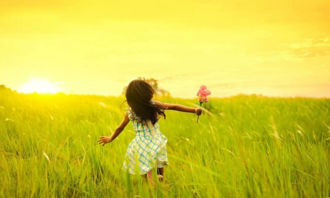 Погода в Украине готовит настоящее лето: “последний холодный день с дождями”