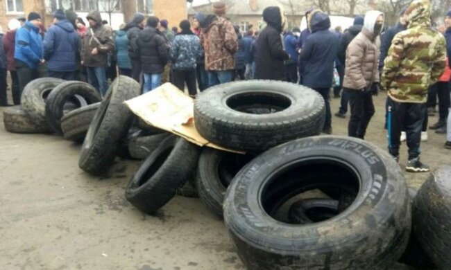 "Навіщо сюди тягнути?": українці забили на сполох через евакуйованих з Китаю