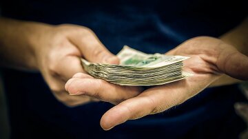 Помогите найти корупционеров: ВР обещает 10% от сумы взятки