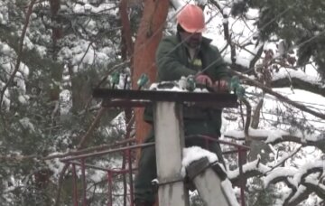 Графики отключения света в Кировоградской области на 26 февраля