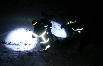 Рятувальники витягли тіла з-під льоду, фото: скріншот You Tube 