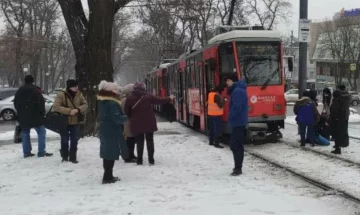 Рух трамваїв зупинився через поломку, деталі НП: що відомо на даний момент