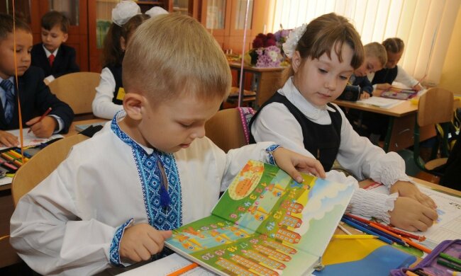 первоклассники, свидетельство достижений, новая украинская школа, дети, ученики