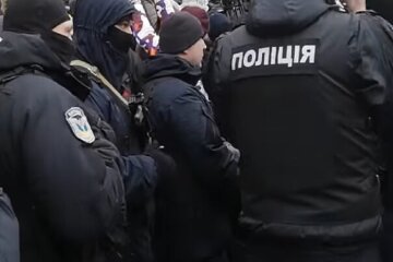 Вооруженный до зубов подросток разгуливал под Одессой: "Приобрел в интернете"