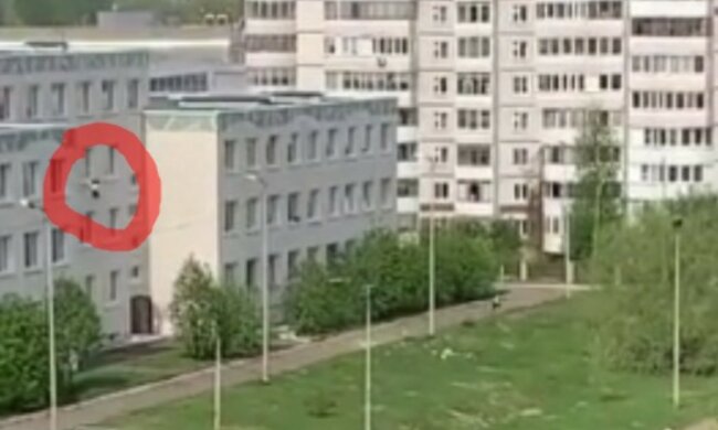 "Дети выпрыгивали с окон": число жертв в школе растет, силовики готовятся к штурму