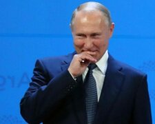 Путин вновь принялся за старое: «полез с поцелуями к…»
