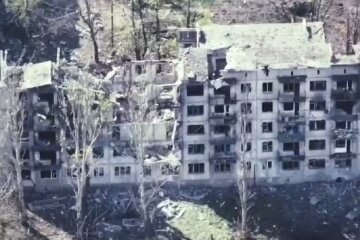 Це спроба оточити: російські окупанти наступають одразу з трьох боків