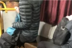В киевской маршрутке пассажиров возят на тумбочке: фото из транспорта