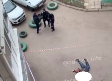 В Одесі чоловік звів рахунки з життям: фатальний стрибок потрапив на відео