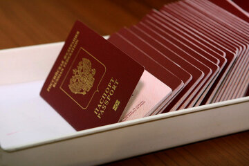Россия приготовила «сюрприз» с паспортами жителям ОРДЛО: «губозакаточная машинка»