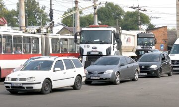Обмеження руху транспорту в Чернівцях