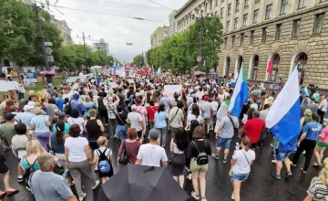 Бунты в России вышли за пределы Хабаровска, восстали Питер и Москва, кадры: "С родиной беда"