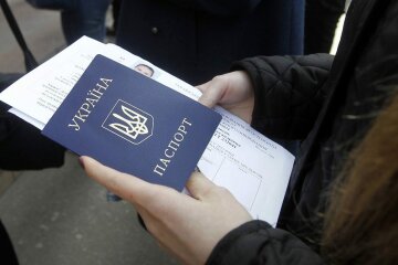 На Донбассе разоблачили коррупционную схему оформления документов