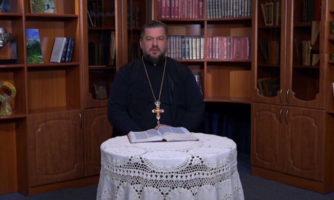 Священник УПЦ поделился советом, как правильно сказать человеку правду