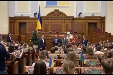 Команда Шахова устроила праздник на день Святого Николая одаренным детям