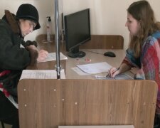 Бесплатные продукты для ВПЛ и пенсионеров в Запорожье