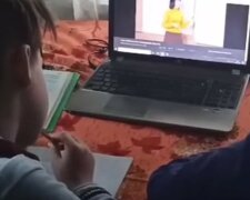 "Всю квартиру розносять": онлайн-уроки перетворилися на кошмар для батьків і дітей, українці обурюються