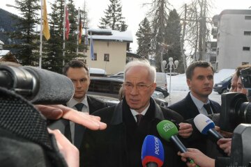 Азаров оформил на жену шикарный особняк на Рублевке (фото)