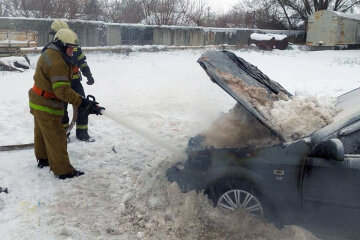 Получал угрозы от бывшей: в центре Днепра мужчина лишился машины
