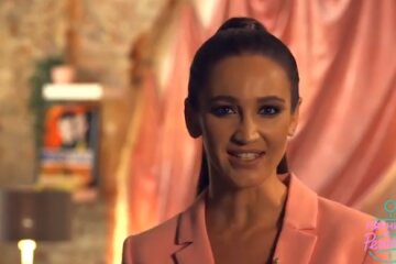 Бузова під час фотосесії з символами Нового року нарвалася на критику: “Опинилася серед своїх”