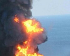 Пожежа спалахнула в порту Чорноморська: терміново злетілися рятувальники, відео НП