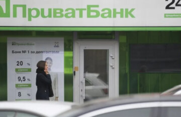 У ПриватБанку ошелешили рішенням під час карантину і порадили міняти банк: "карти для виплат..."