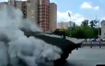 Главная гордость армии РФ загорелась во время парада в Москве, видео: "Не имеет аналогов в мире"