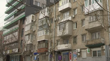 В центре Днепра жителей оставили без отопления, видео: "сырые квартиры, холодные стены"