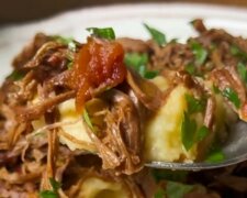 Рваное мясо: как приготовить сытное блюдо на все случаи жизни