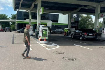 На АЗС "ОККО-Драйв" в Киеве обнаружили проблемы с топливом - экологическая инспекция требует устранения нарушений