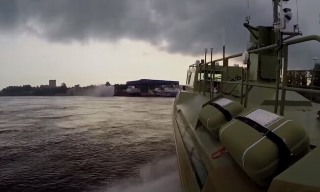 "Давай, Петрович": катер оккупантов отправили на дно под Мариуполем, появилось видео