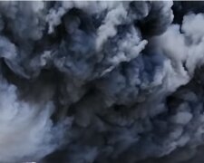 Масштабный пожар разгорелся в Одесской области: горят 10 тысяч м², кадры с места