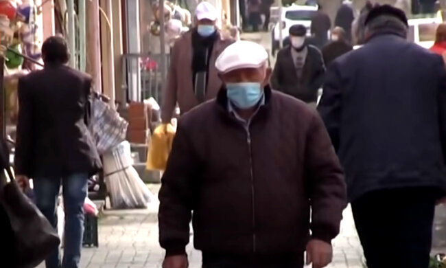 Пенсии на карточках имеют право отобрать, НБУ дал разъяснение: "Можно лишиться всех денег, если..."