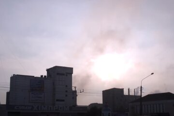 На заводі "Сумихімпром" витік аміаку: чи є загроза для населення і що робити при отруєнні