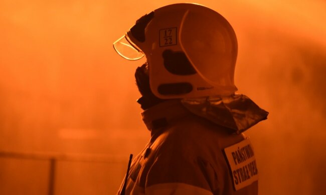 Пожар на нефтебазе в ровенской области ГСЧС пожарный