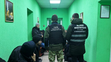 Мигранты едва не просочились в Украину из Беларуси, кадры: пограничники выдали детали