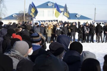 «Украинцы продолжают готовиться к защите страны»: 13 февраля по инициативе Нацкорпуса в разных городах Украины прошли военные выучки