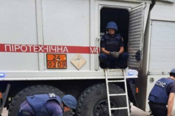 Вибухи прогриміли біля Харкова: знайдені снаряди і міна, фото