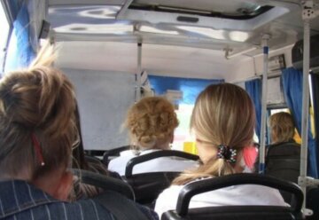 Водій маршрутки помстився пасажирам за зауваження: відео інциденту в Харкові