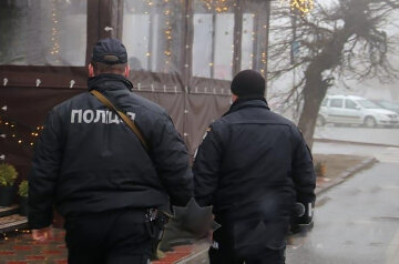 Чоловіка пограбували і кинули з дамби під Дніпром: що відомо про нападників