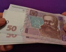 Грошова допомога для пенсіонерів у Полтавській області