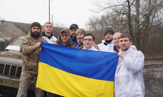 Валерій Дубіль, фонд «Надія» й Олексій Омельяненко привезли РЕБи захисникам на Донецький напрямок