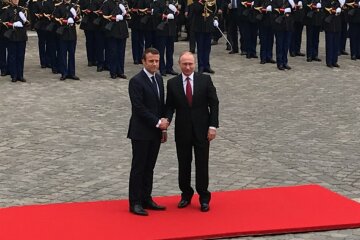 Макрон в лицо Путину высказался о его марионетках