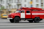 спасатели-пожарная машина