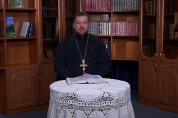 Священник УПЦ поделился советом, как правильно сказать человеку правду